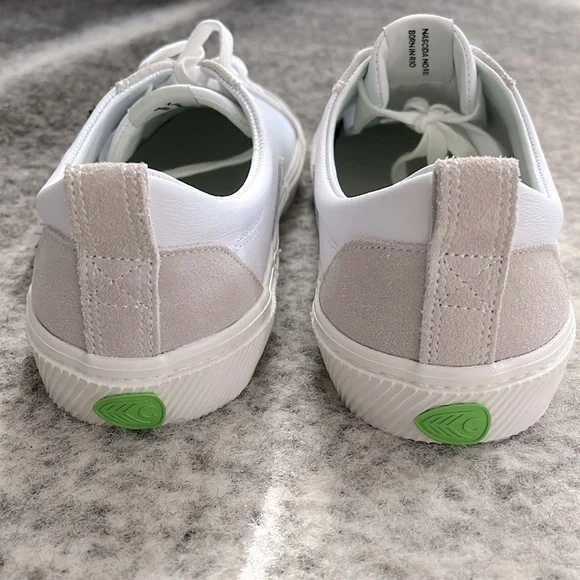 Cariuma Men’s CATIBA Low Off White Leather & Ice Suede Sneaker - Picture 10 of 11